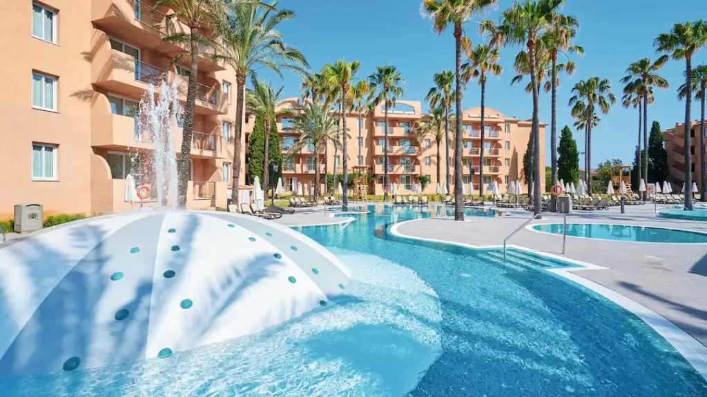 toddler friendly hotel in majorca with a waterpark