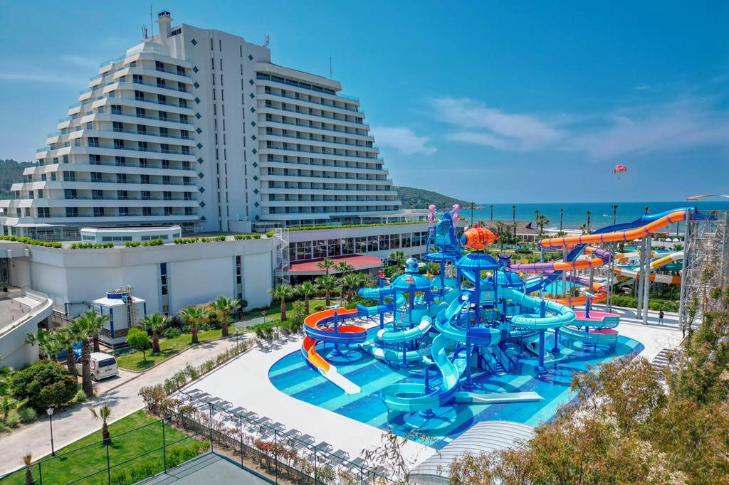 baby and toddler friendly hotel in turkey with a waterpark