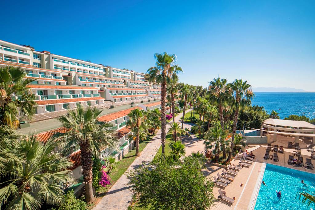 baby and toddler friendly hotel in turkey with a waterpark