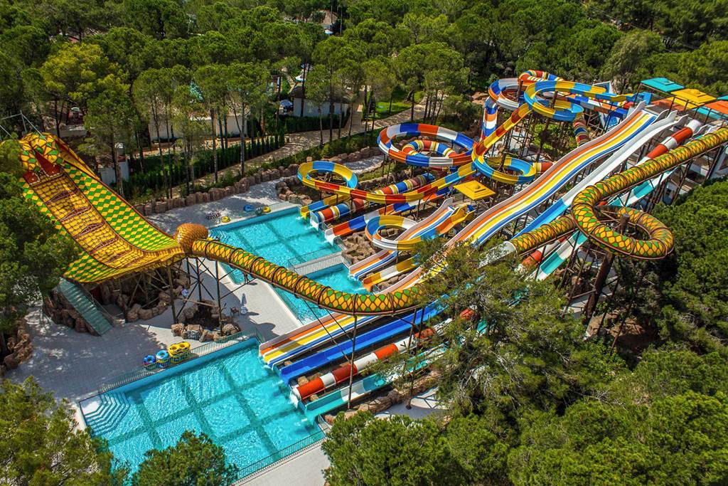 baby and toddler friendly hotel in turkey with a waterpark