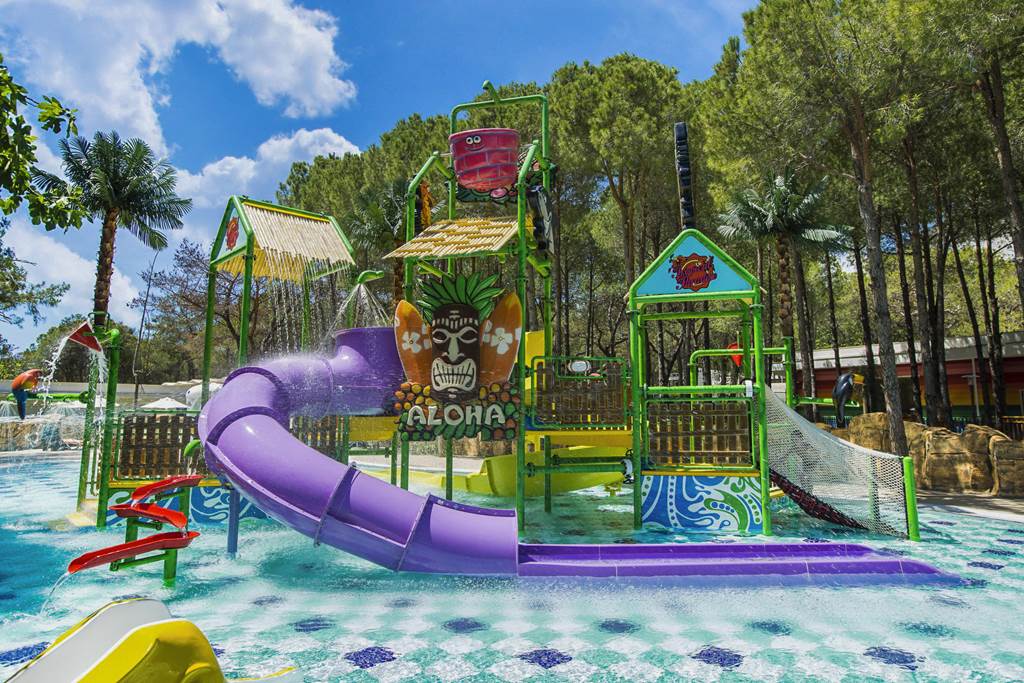 baby and toddler friendly hotel in turkey with a waterpark