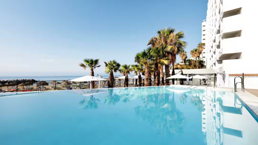 hotels in spain near the beach
