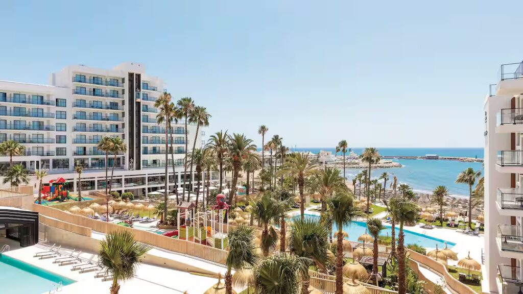 hotels in spain near the beach