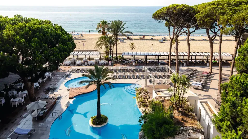 hotels in spain near the beach