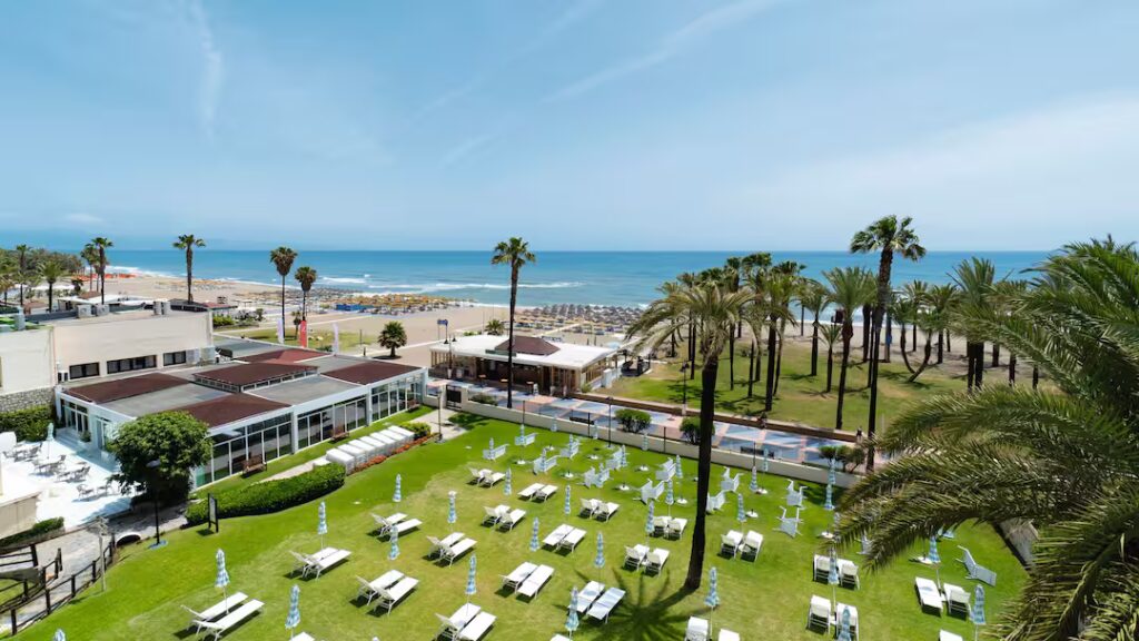 hotels in spain near the beach