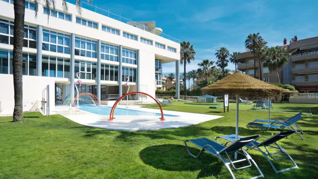 hotels in spain near the beach