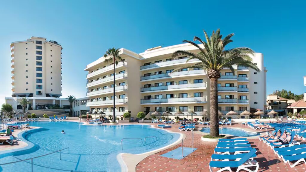 hotels in spain near the beach