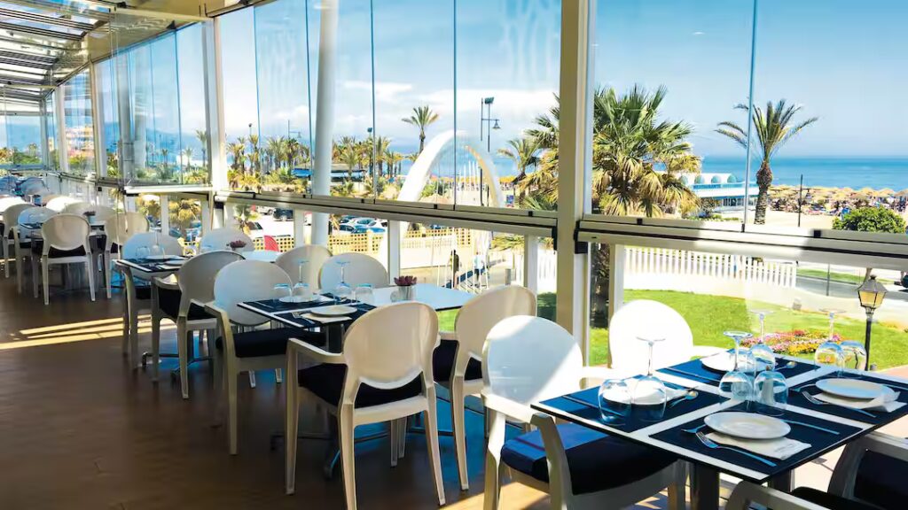 hotels in spain near the beach