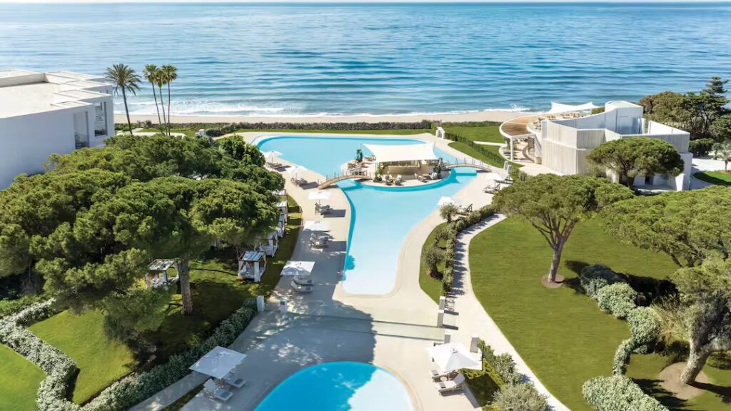 hotels in spain near the beach