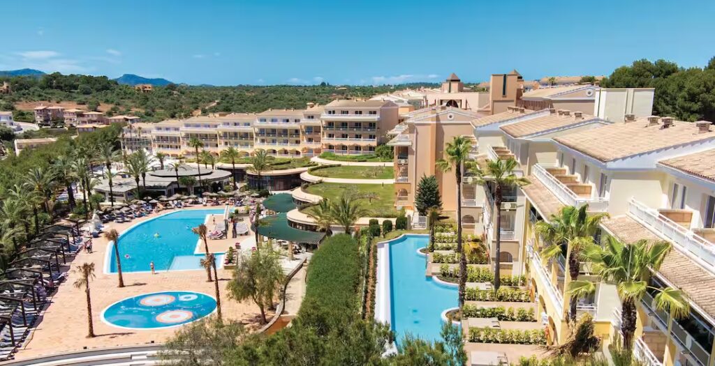 hotels in spain near the beach