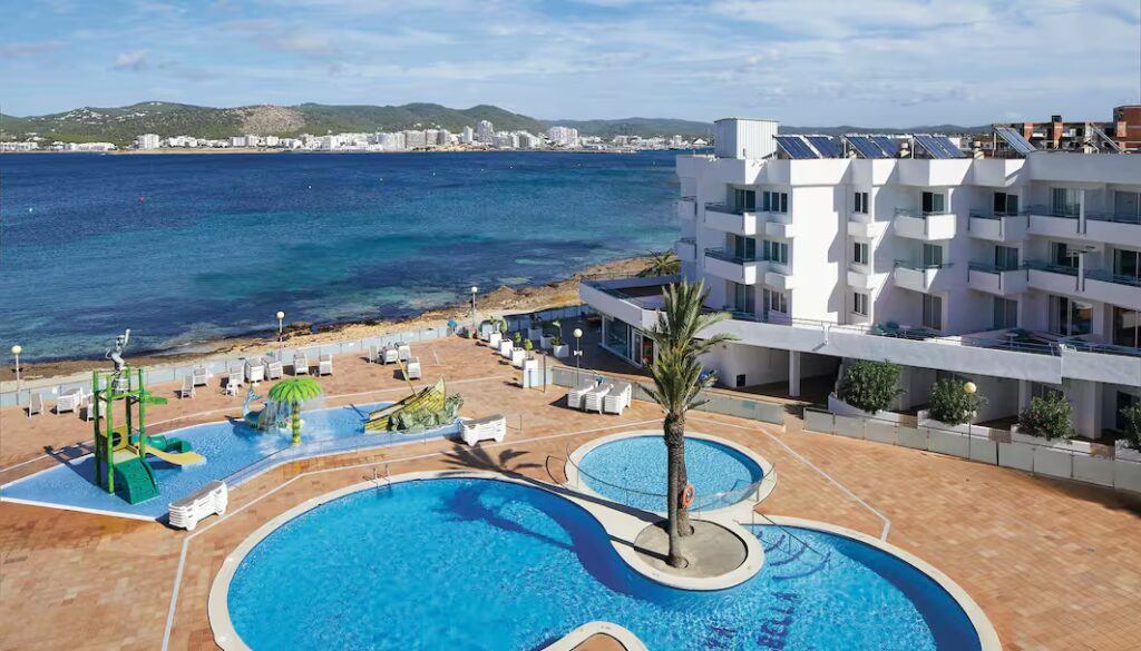 hotels in spain near the beach