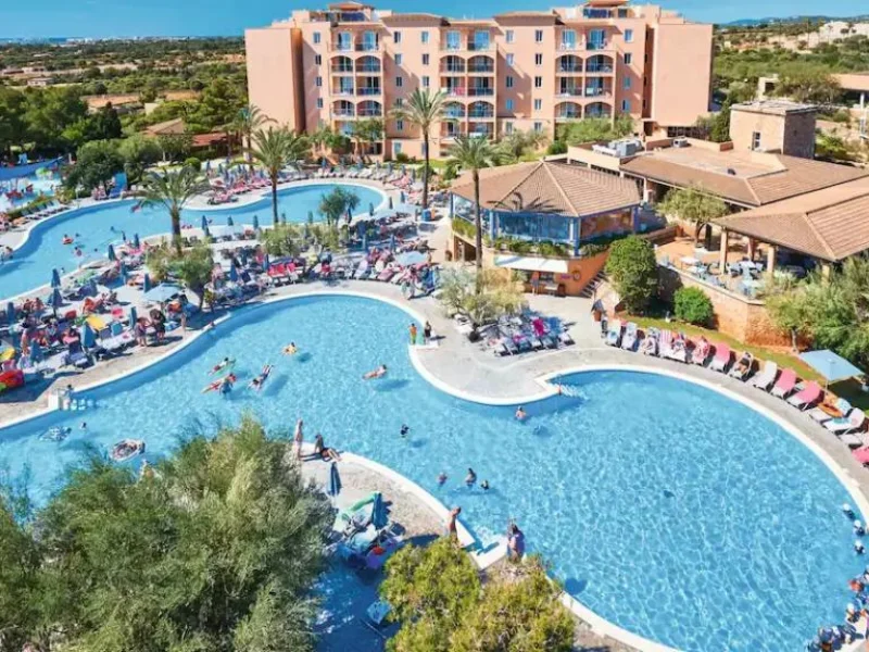 family friendly hotel majorca with splash park