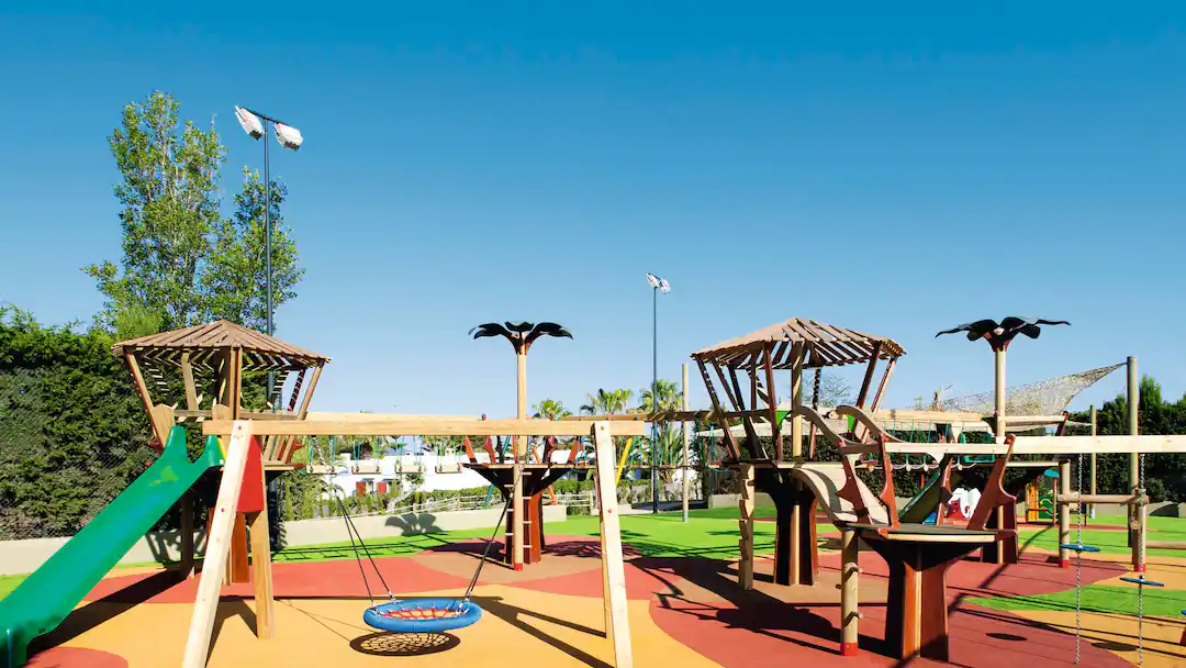 family friendly hotel majorca with swim up room