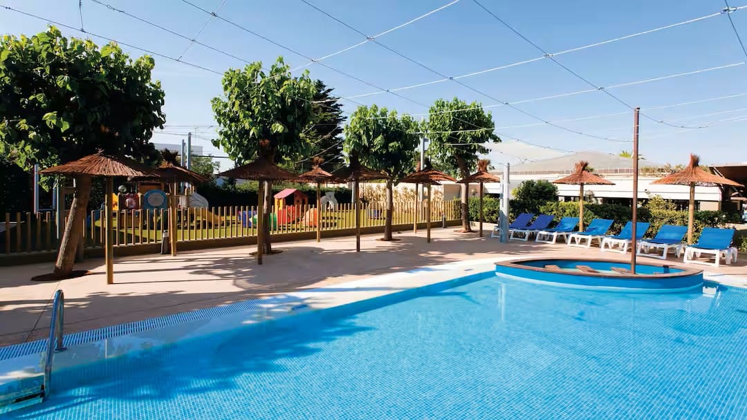 family friendly hotel majorca with swim up room