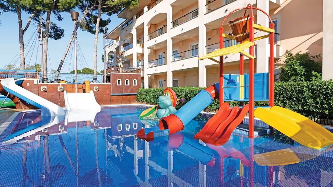 family friendly hotel majorca with swim up room