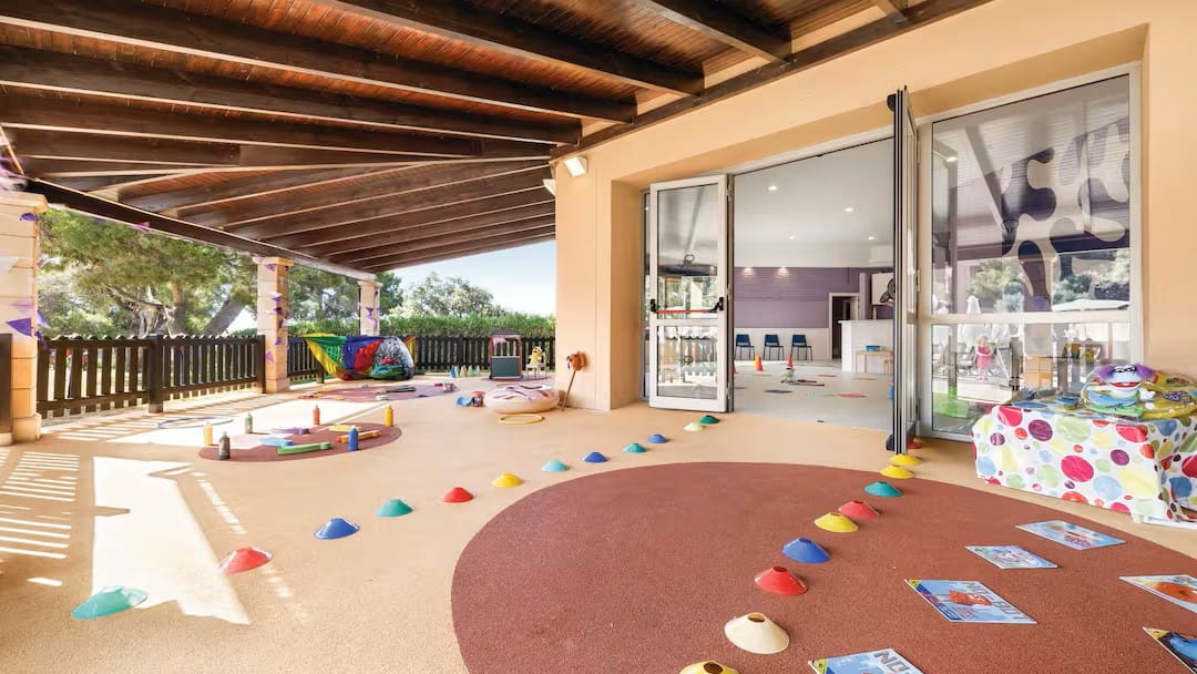 family friendly hotel majorca with swim up room