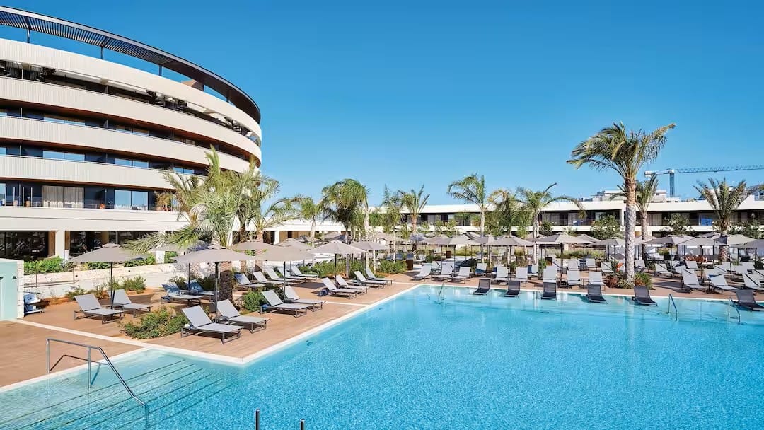 family friendly hotel majorca with swim up room