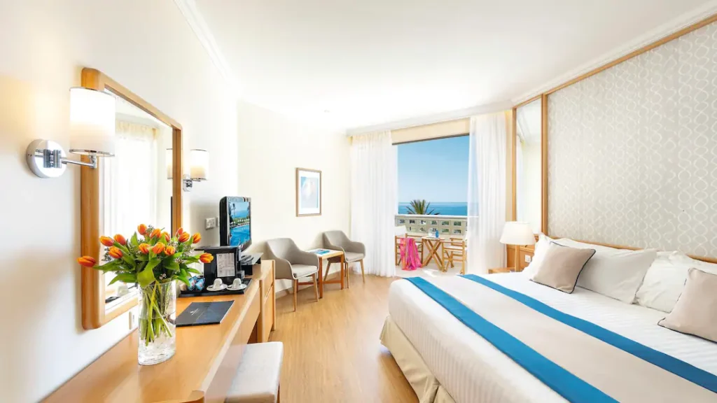 cyprus hotel with a water park