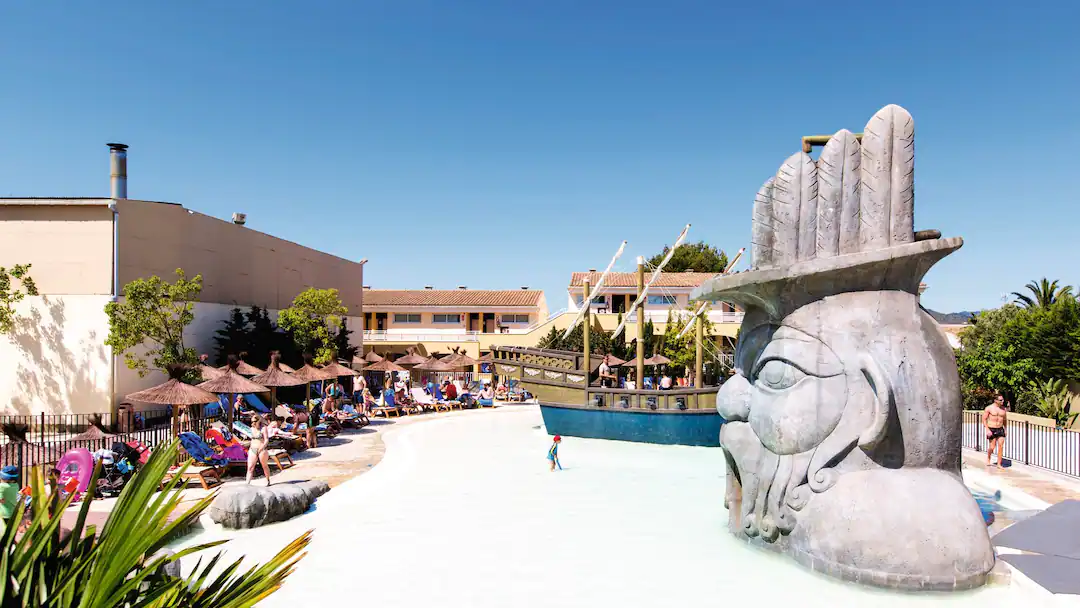 family friendly hotel majorca with swim up room