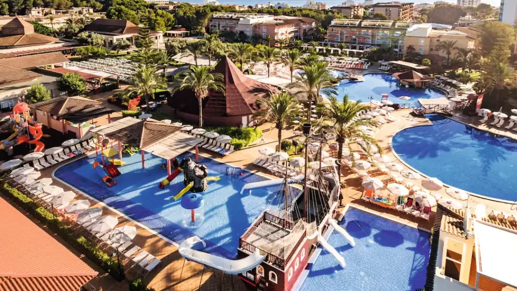 family friendly hotel balearics with swim up rooms