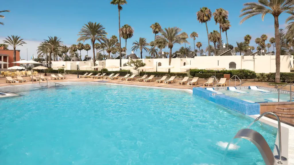 toddler friendly hotel gran canaria with splash park