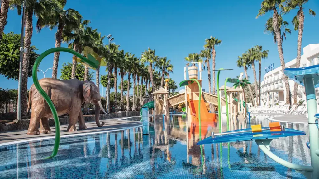 toddler friendly hotel gran canaria with splash park