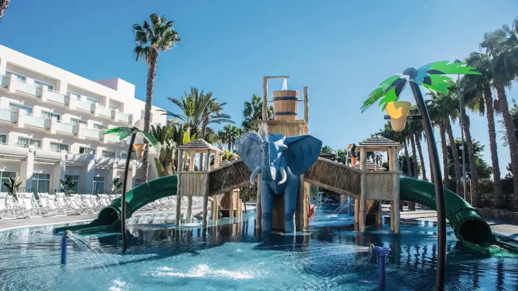 toddler friendly hotel gran canaria with splash park