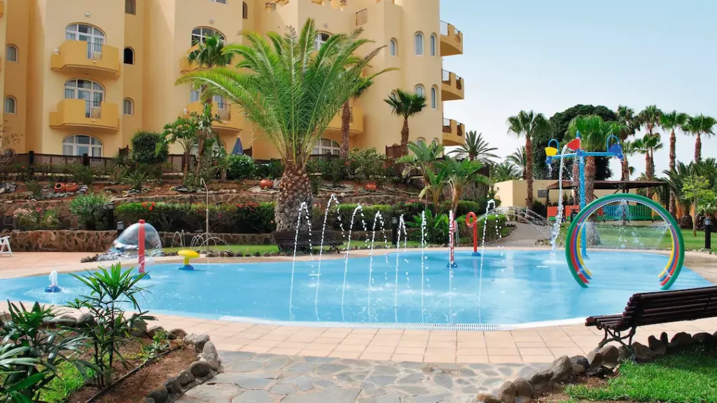 toddler friendly hotel gran canaria with splash park