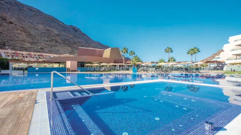 toddler friendly hotel gran canaria with splash park