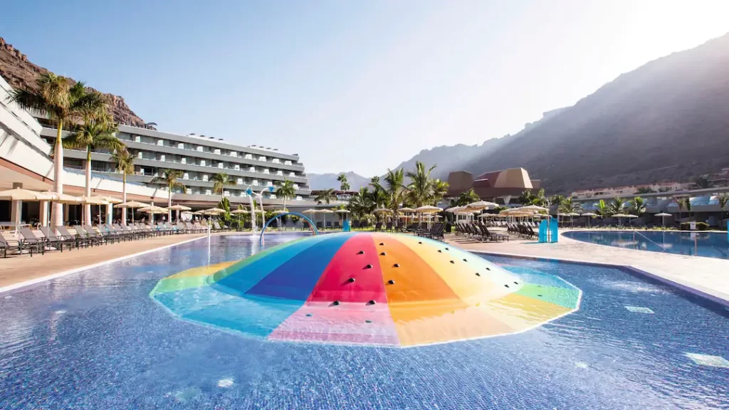 toddler friendly hotel gran canaria with splash park