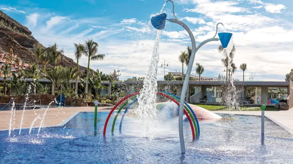 toddler friendly hotel gran canaria with splash park