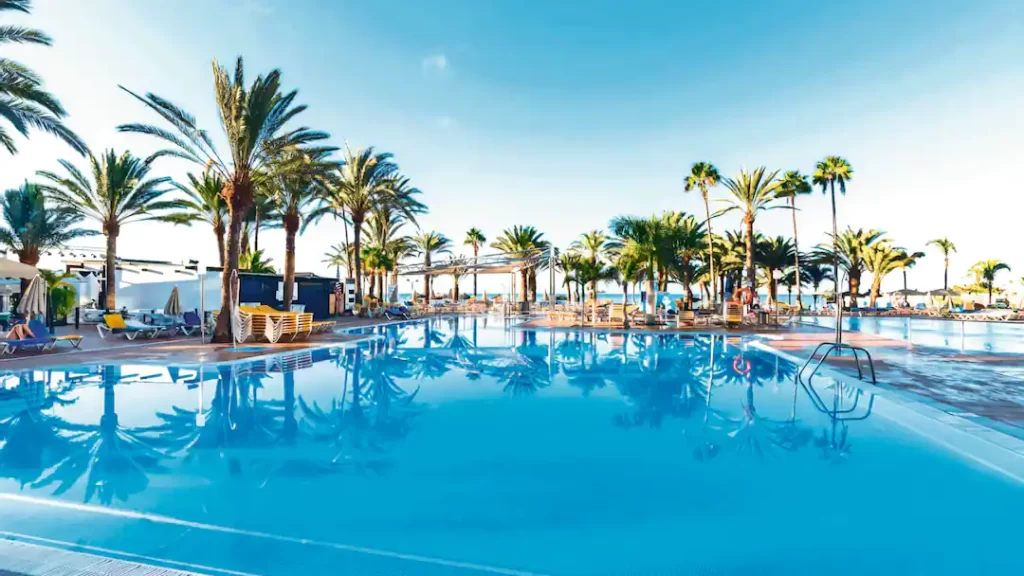 toddler friendly hotel gran canaria with splash park