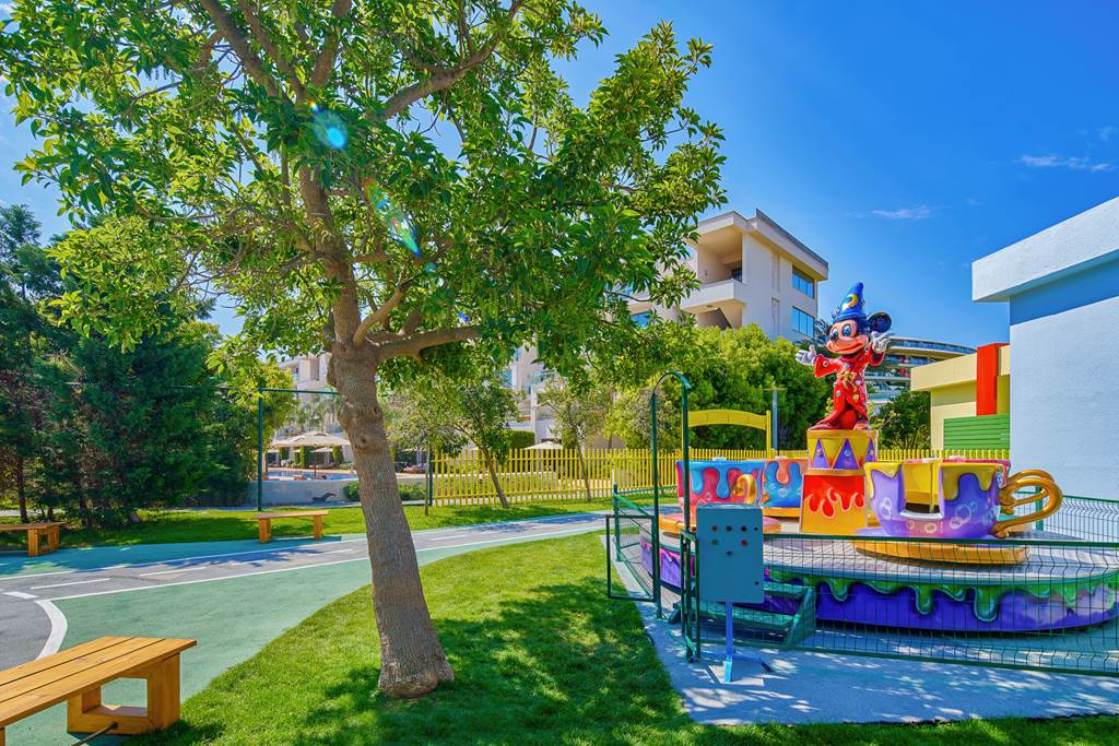 toddler friendly hotel in Turkey with swim up rooms