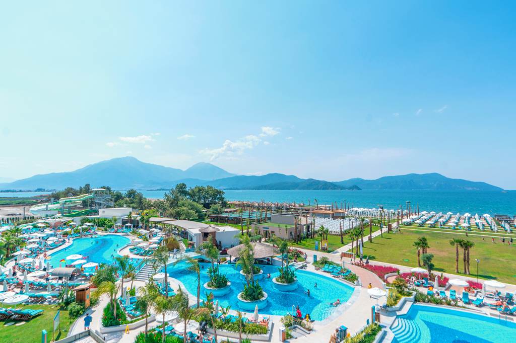 toddler friendly hotel in Turkey with swim up rooms