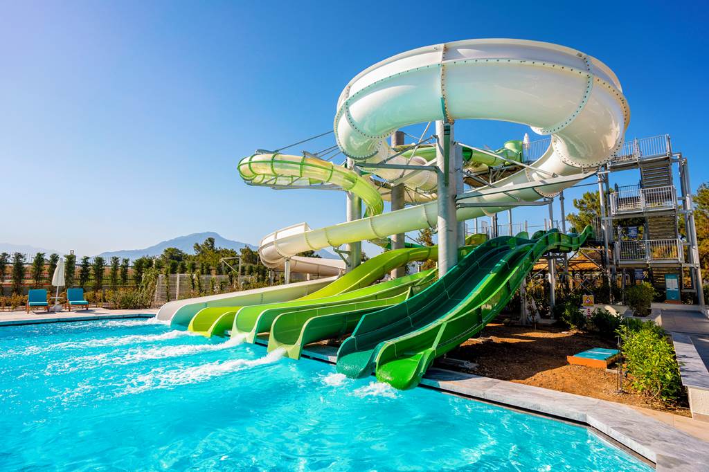 toddler friendly hotel in Turkey with swim up rooms