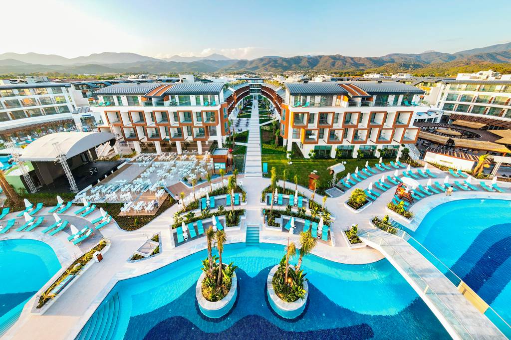 toddler friendly hotel in Turkey with swim up rooms