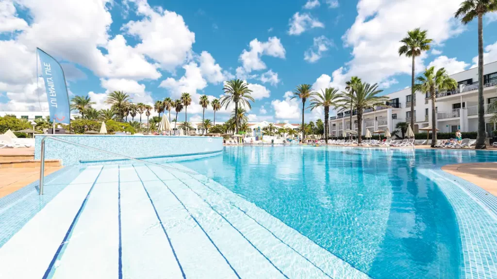 toddler friendly hotel menorca with a splash park