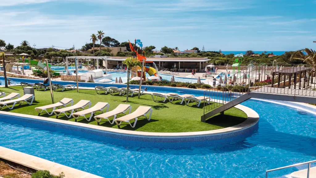 toddler friendly hotel menorca with a splash park