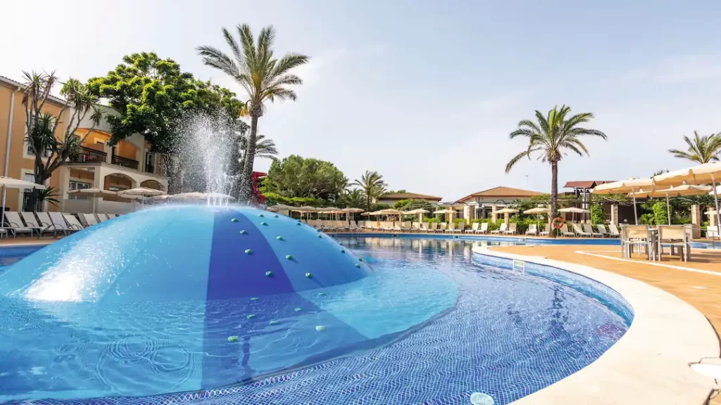 toddler friendly hotel menorca with a splash park