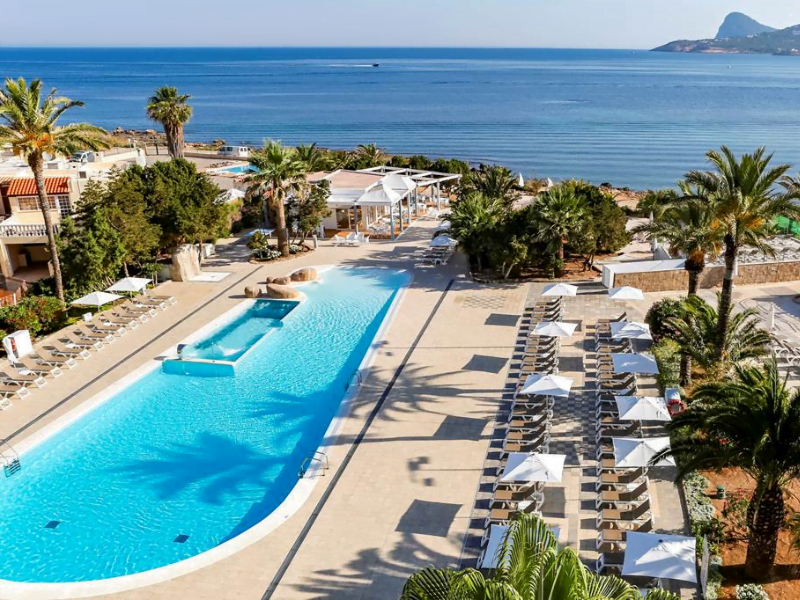 toddler friendly hotel ibiza with splash park