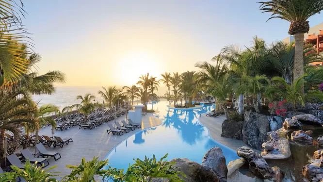 baby friendly hotel tenerife