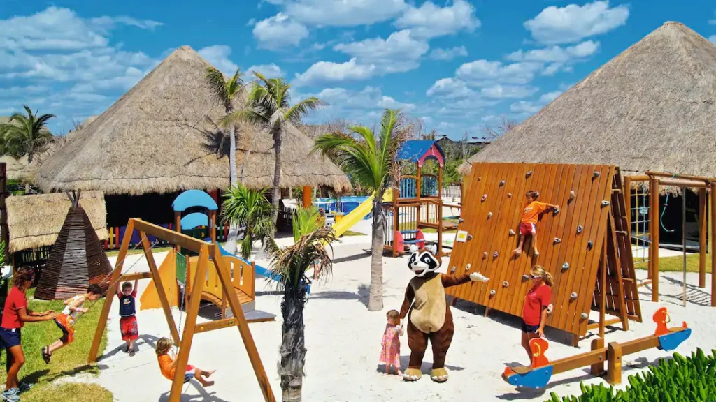 family friendly hotel mexico with splash parks and water parks