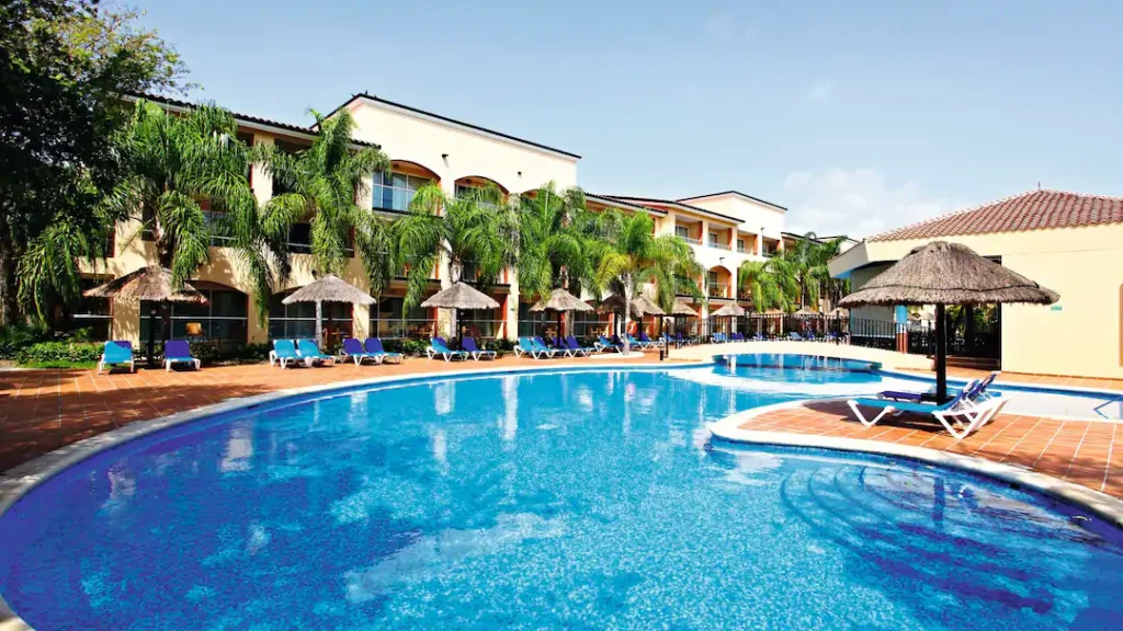 family friendly hotel mexico with waterpark and splash park