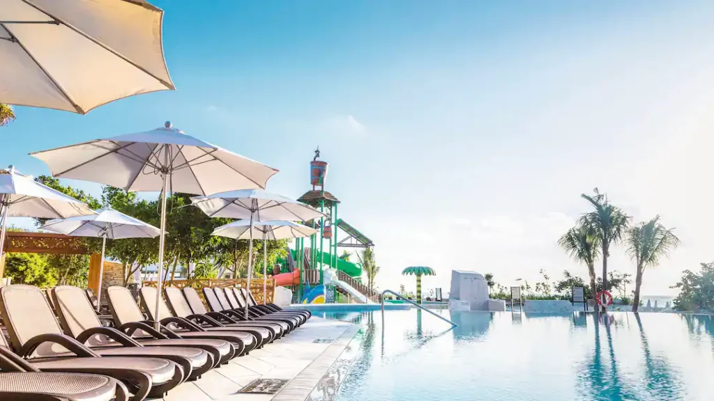 family friendly hotel mexico with waterpark and splash park
