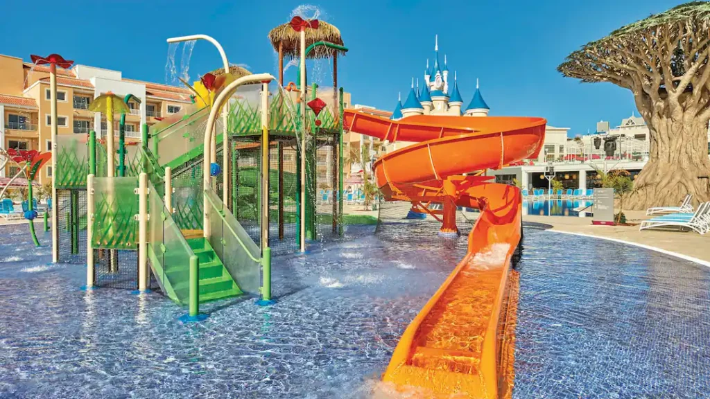 family friendly hotel canary islands with a waterpark 