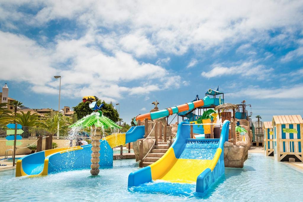 family friendly hotel canary islands with a waterpark 