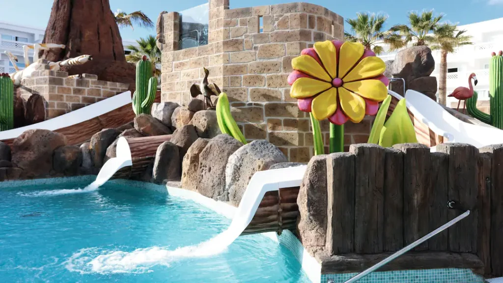 family friendly hotel canary islands with a waterpark 