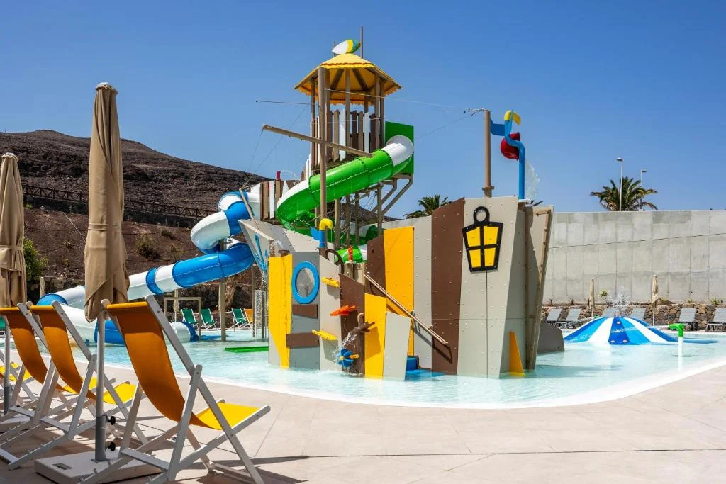 family friendly hotel canary islands with a waterpark 