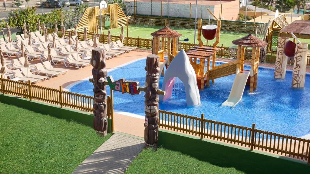 family friendly hotel canary islands with a waterpark 