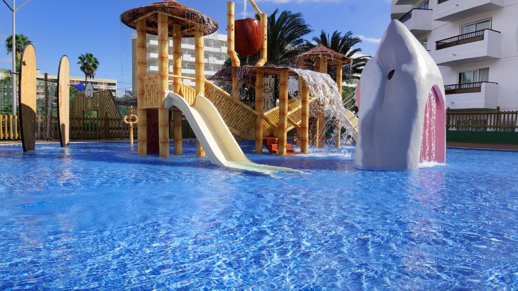 family friendly hotel canary islands with a waterpark 